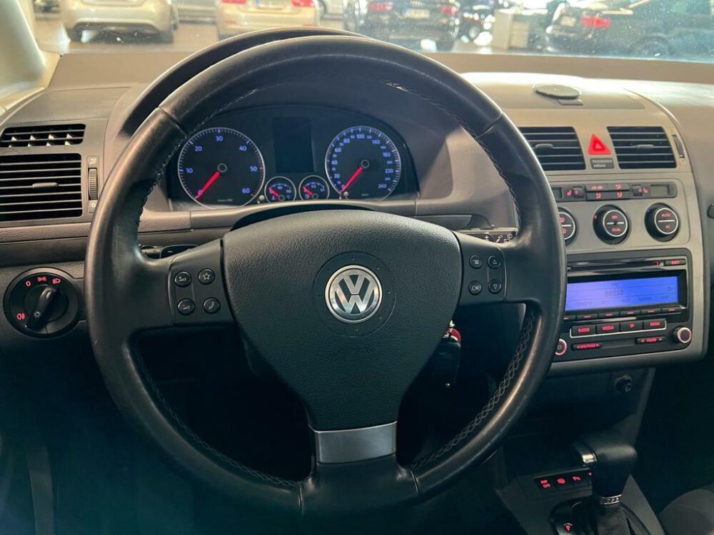Volkswagen Touran 14