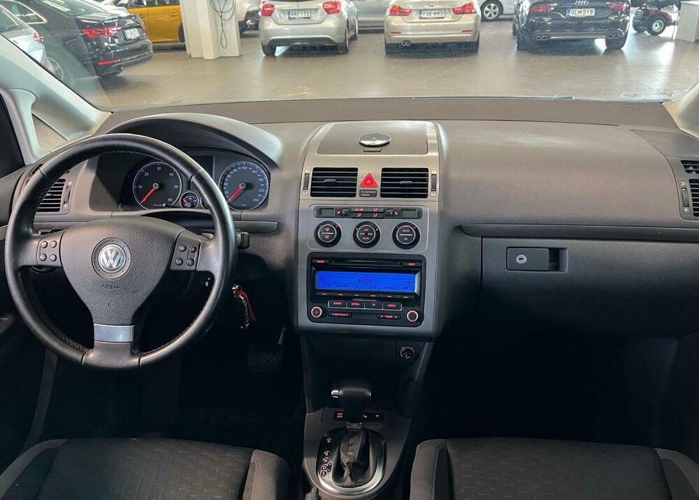 Volkswagen Touran 13