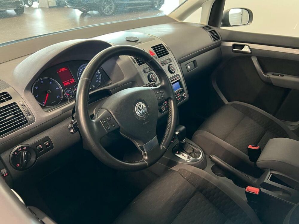 Volkswagen Touran 12