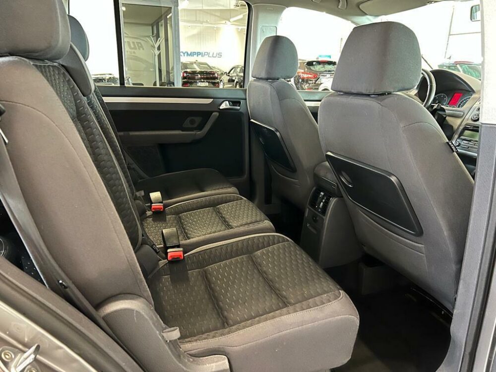 Volkswagen Touran 11