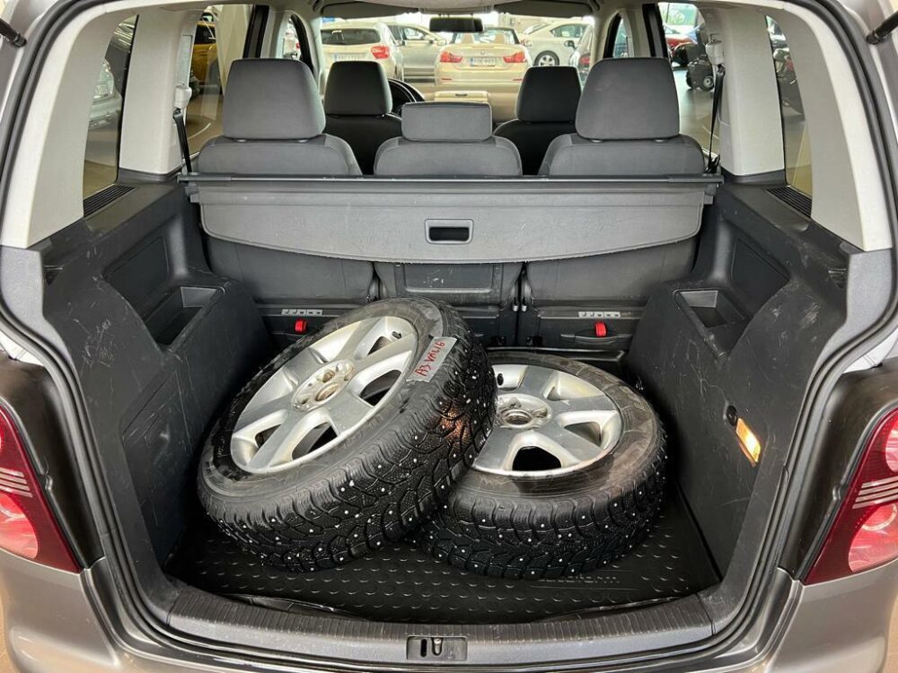 Volkswagen Touran 19