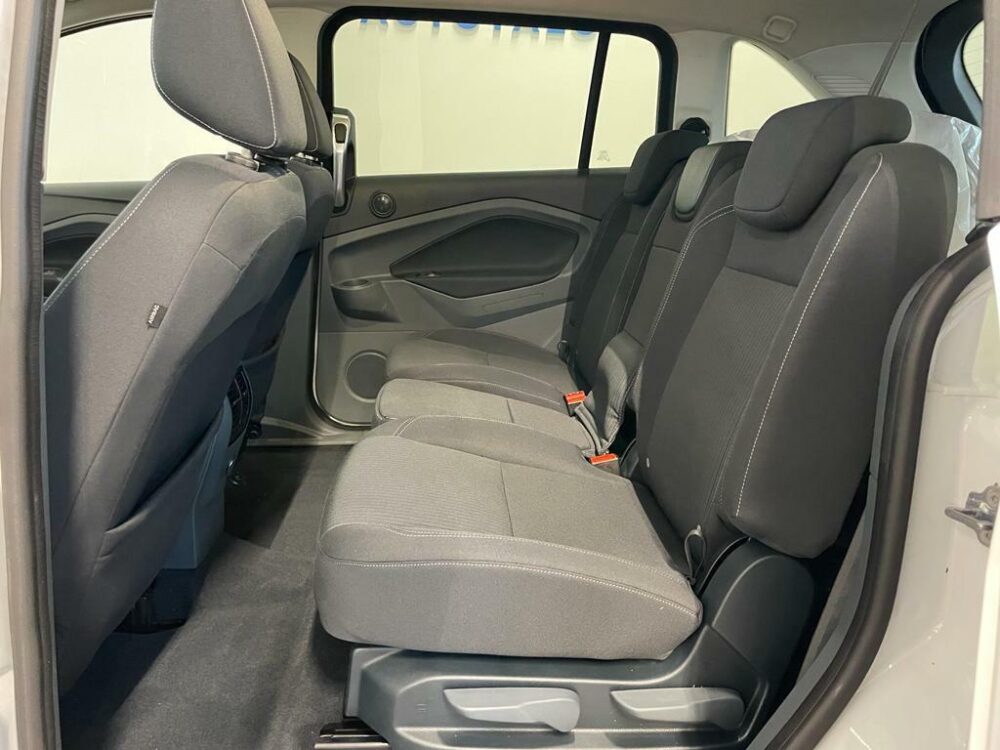 Ford Grand C-Max 10