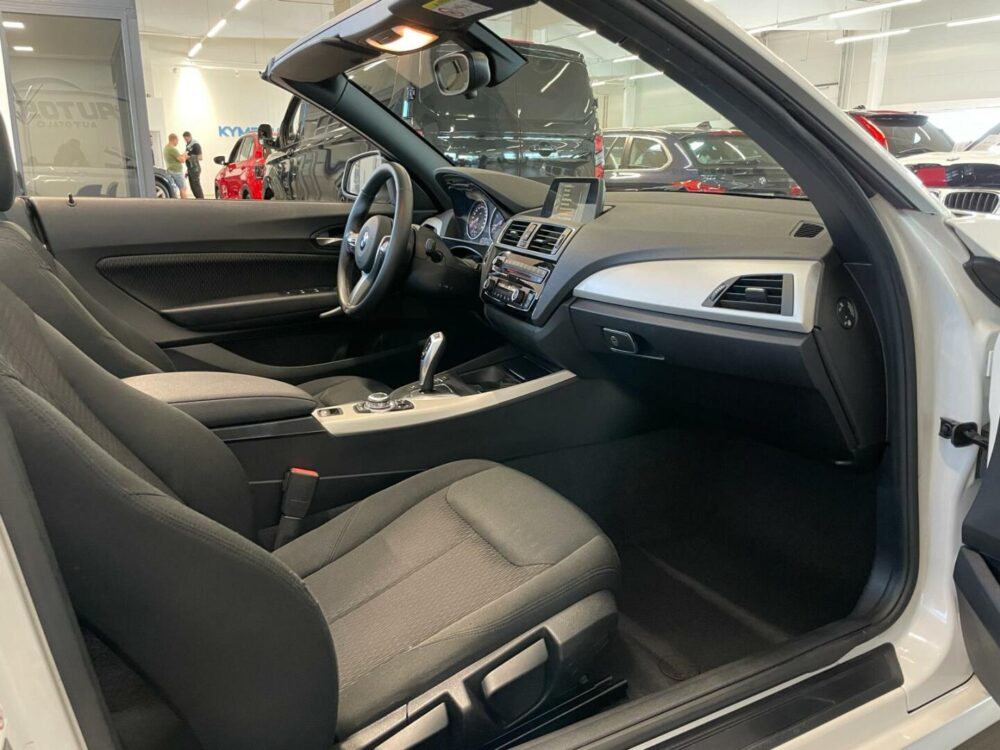 BMW 220 13