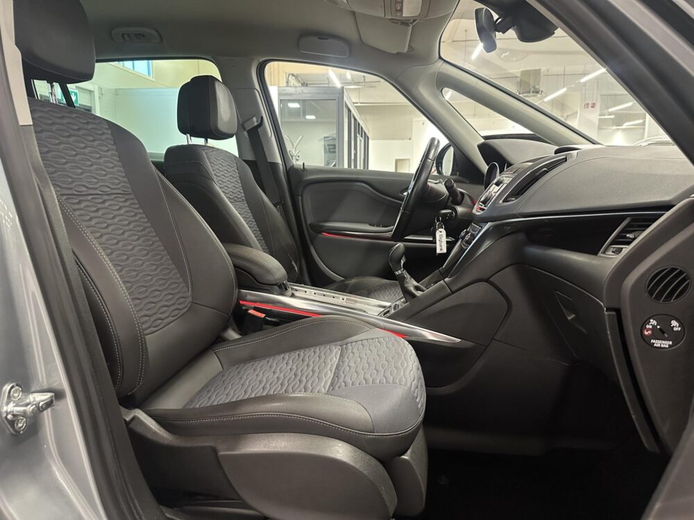 Opel Zafira Tourer 9