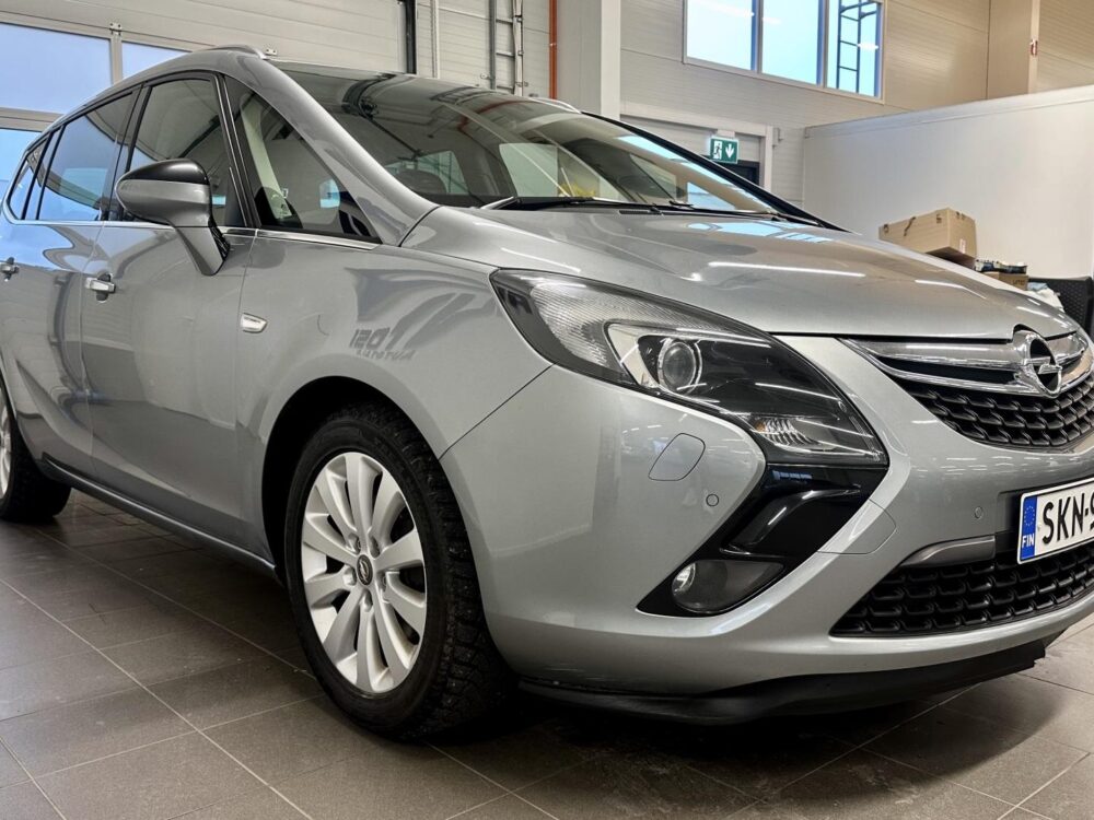 Opel Zafira Tourer 4