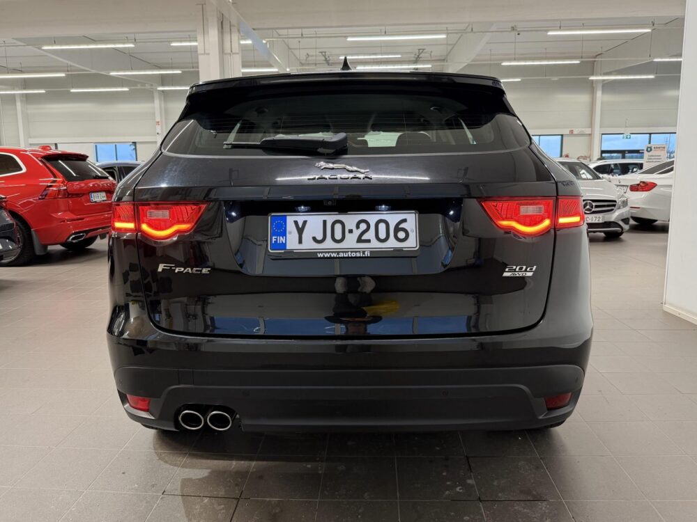 Jaguar F-Pace 4