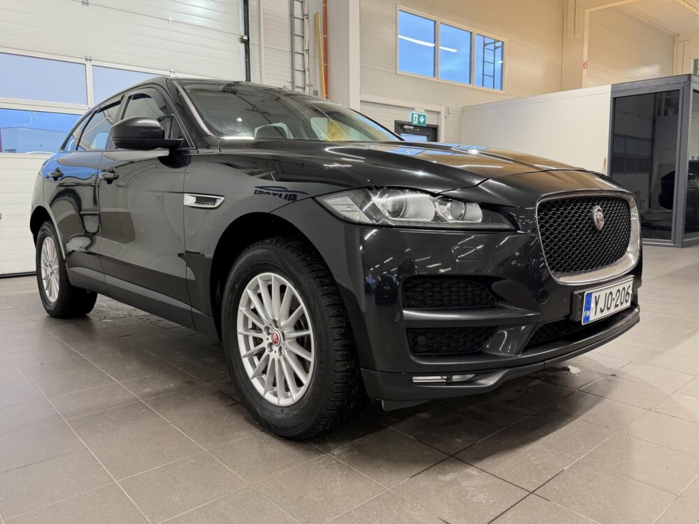 Jaguar F-Pace 6