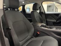 Jaguar F-Pace 16