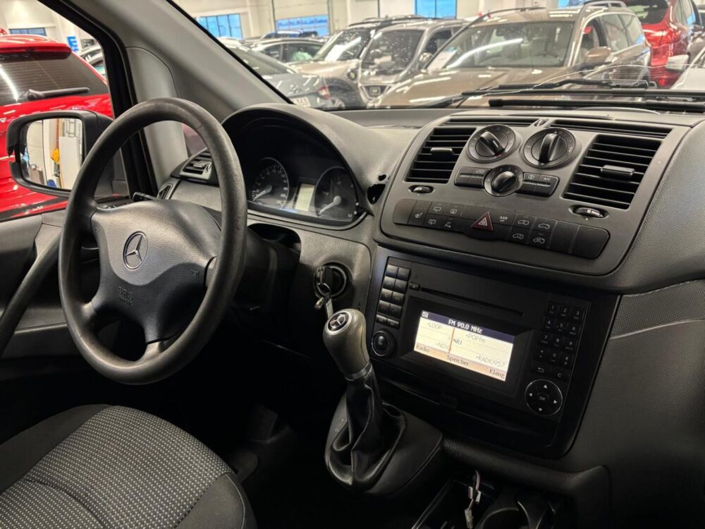 Mercedes-Benz Vito 12