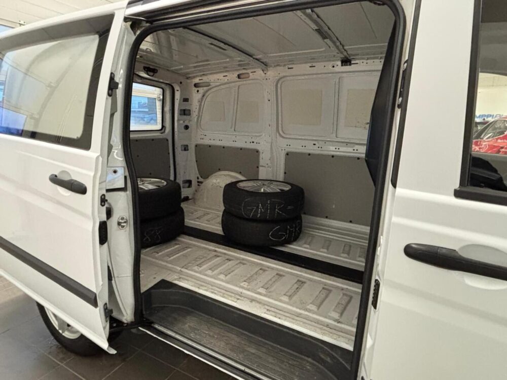 Mercedes-Benz Vito 9