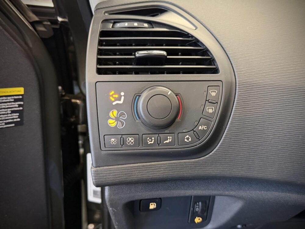 Citroen Grand C4 Picasso 17