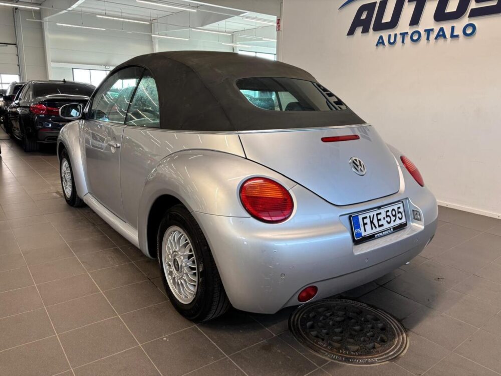 Volkswagen New Beetle 7