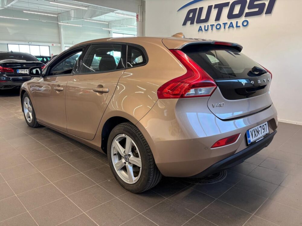 Volvo V40 6