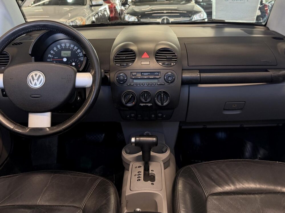 Volkswagen New Beetle 11