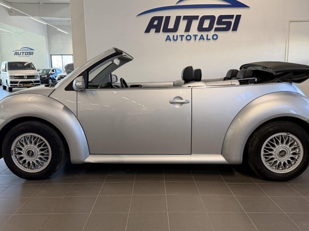 Volkswagen New Beetle 2