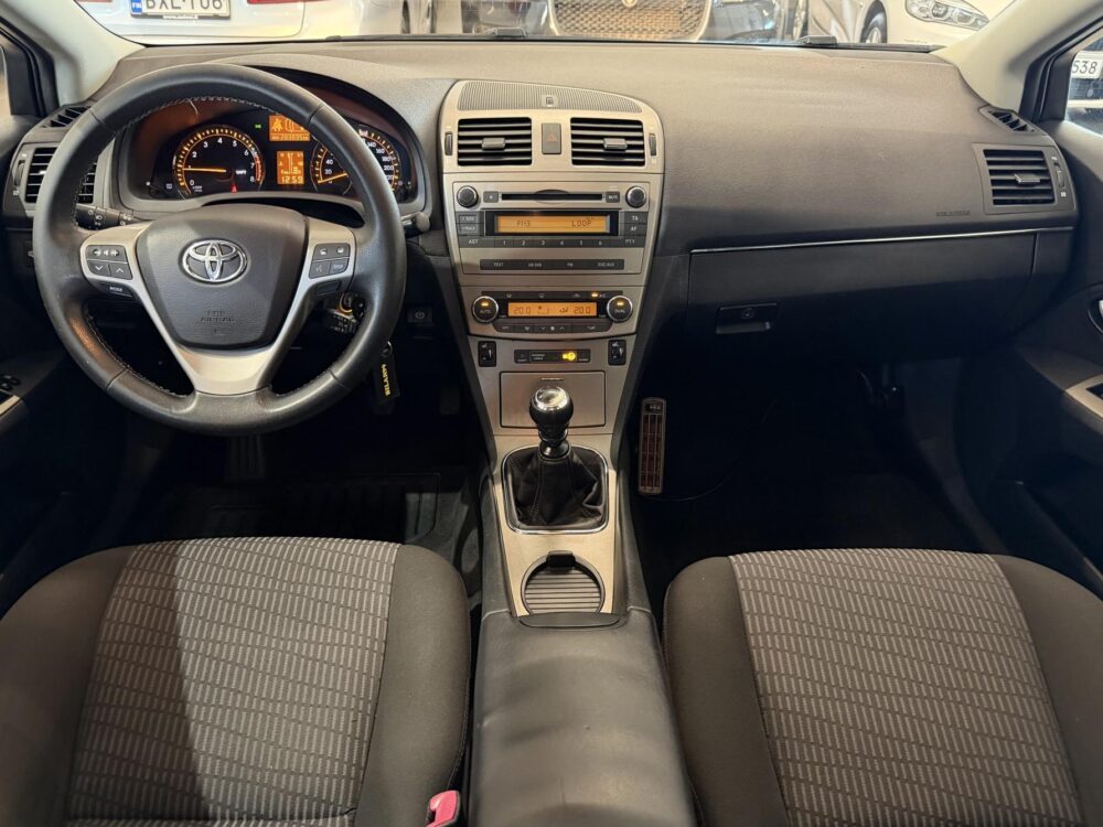 Toyota Avensis 7
