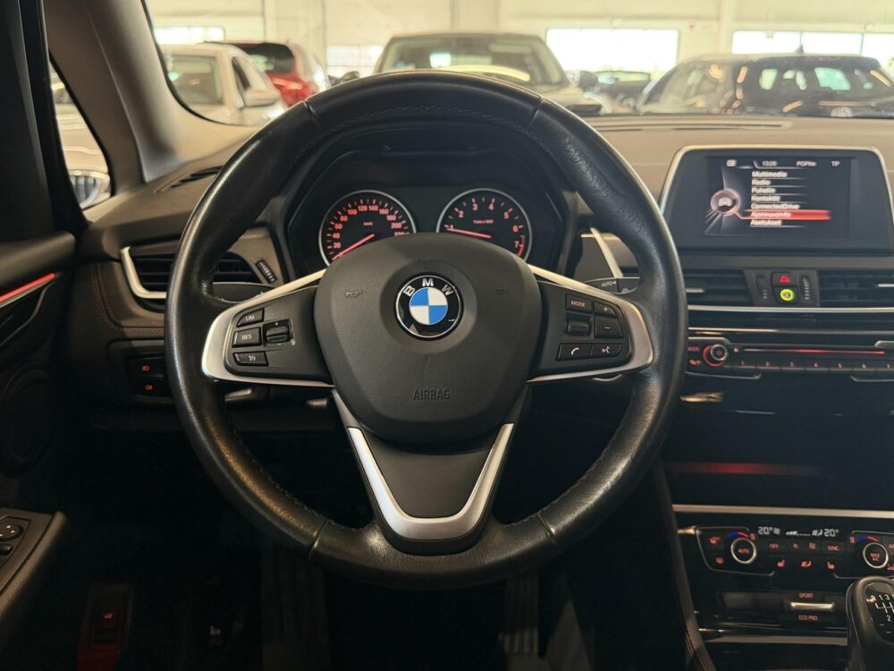 BMW 216 21