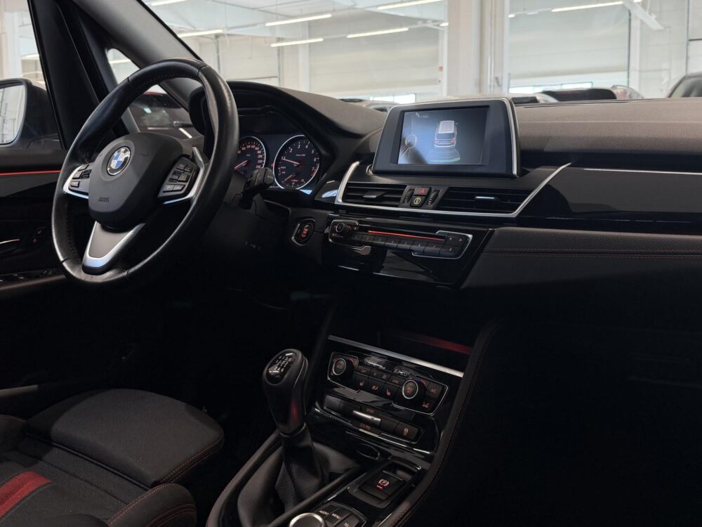BMW 216 19