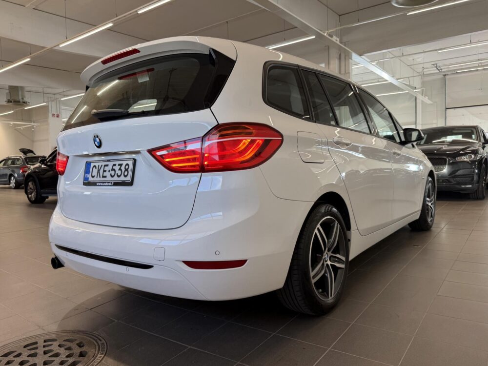 BMW 216 4