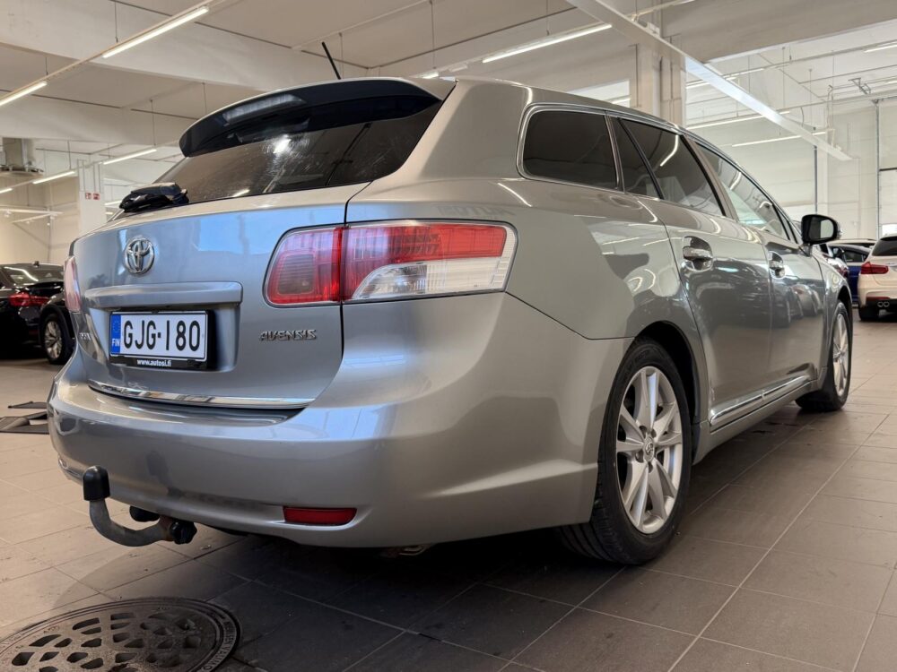 Toyota Avensis 3