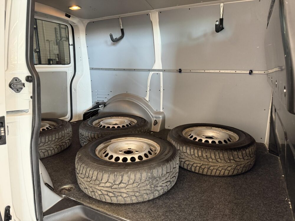 Volkswagen Transporter 12