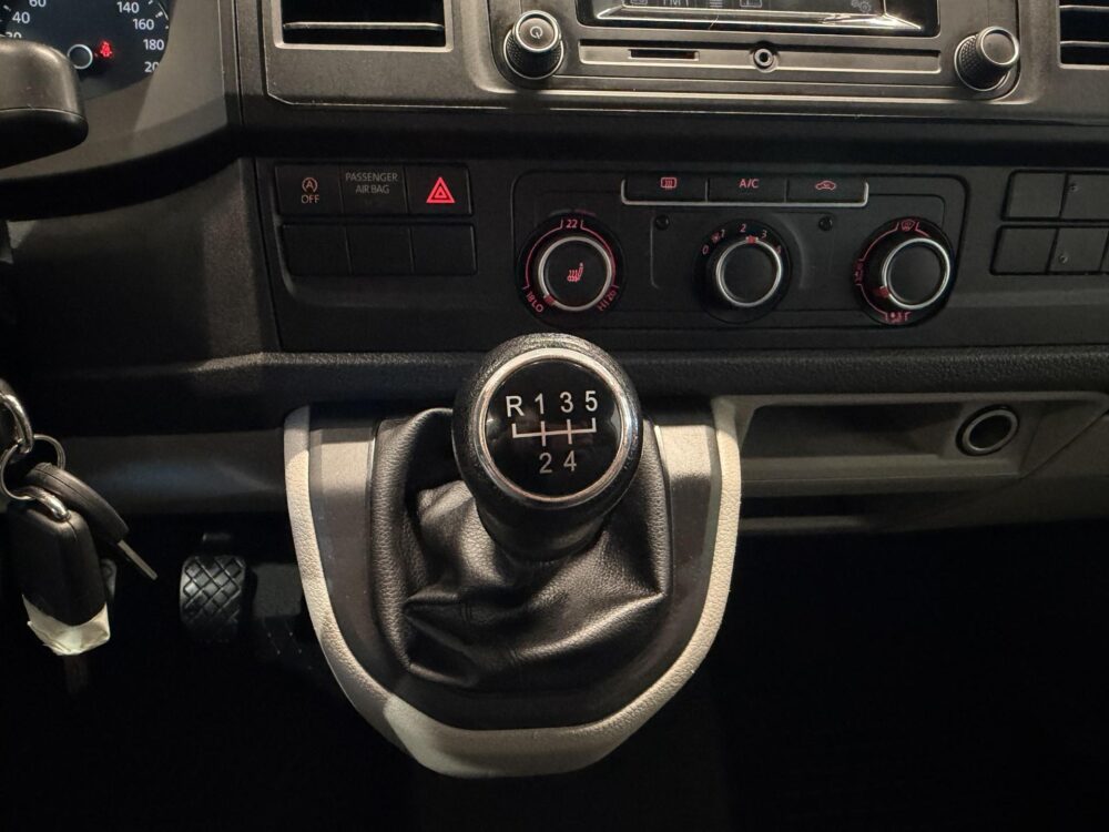 Volkswagen Transporter 21