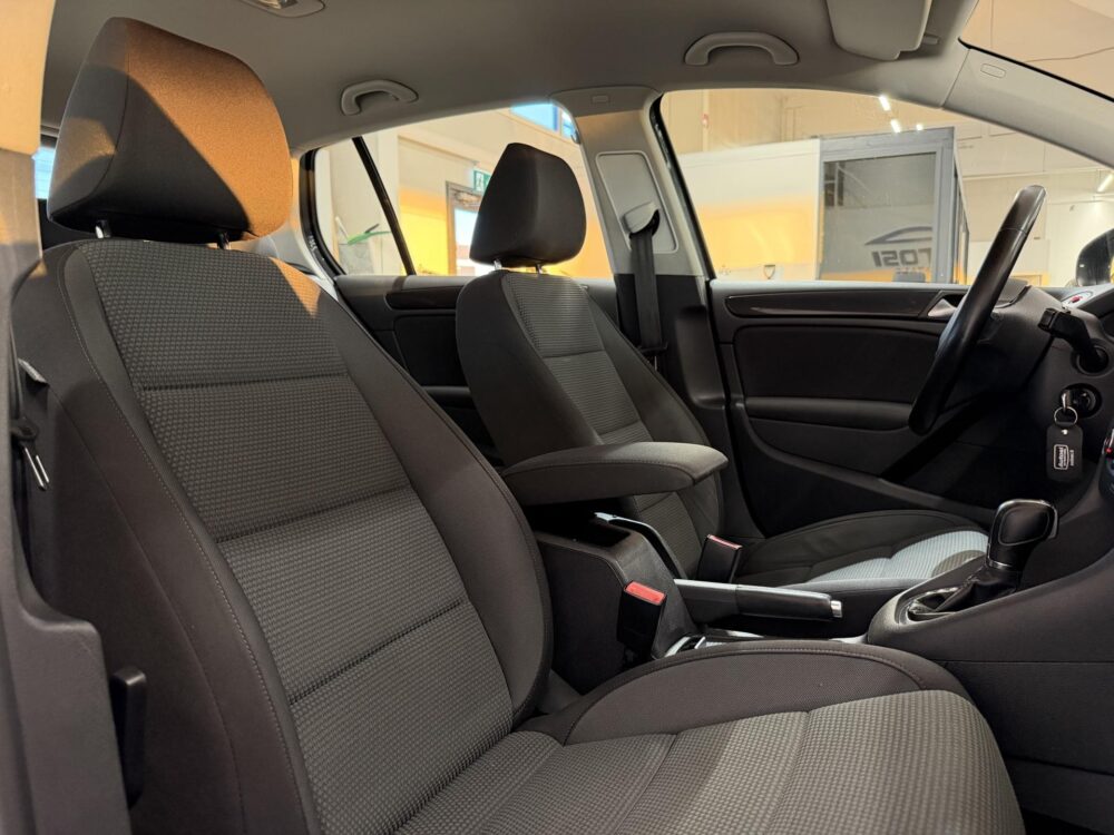 Volkswagen Golf 10