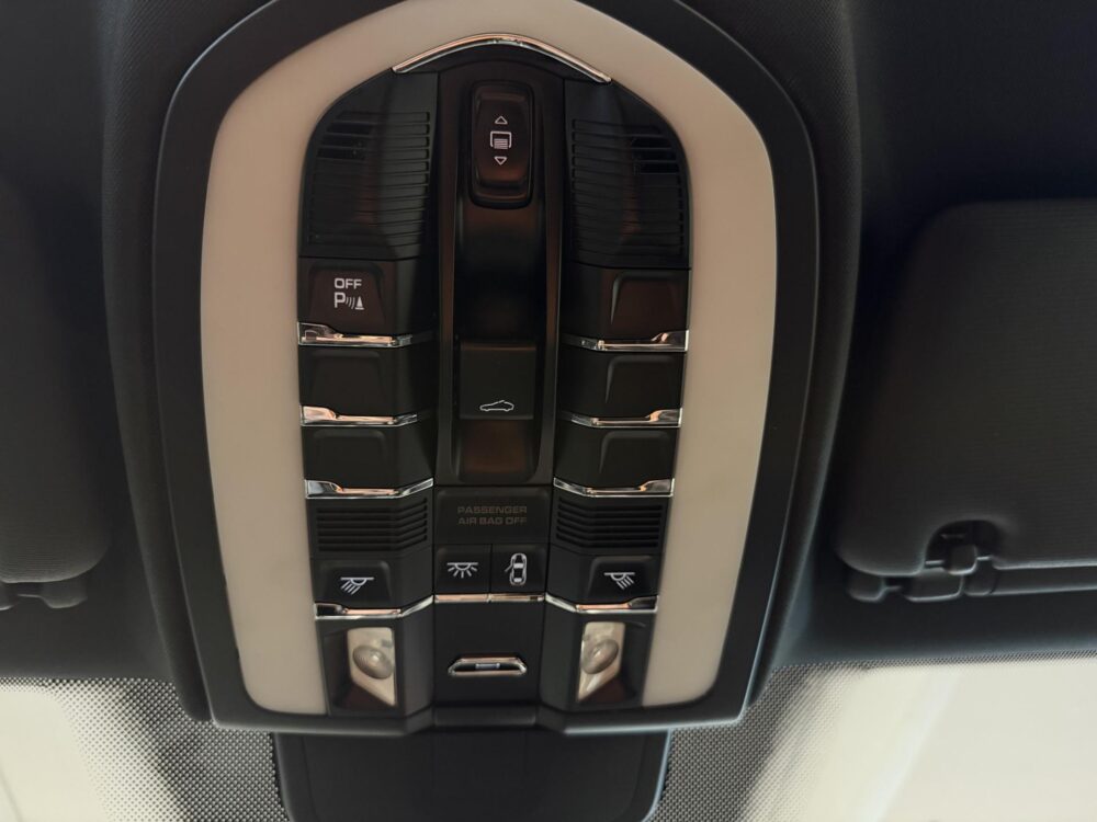 Porsche Cayenne 22