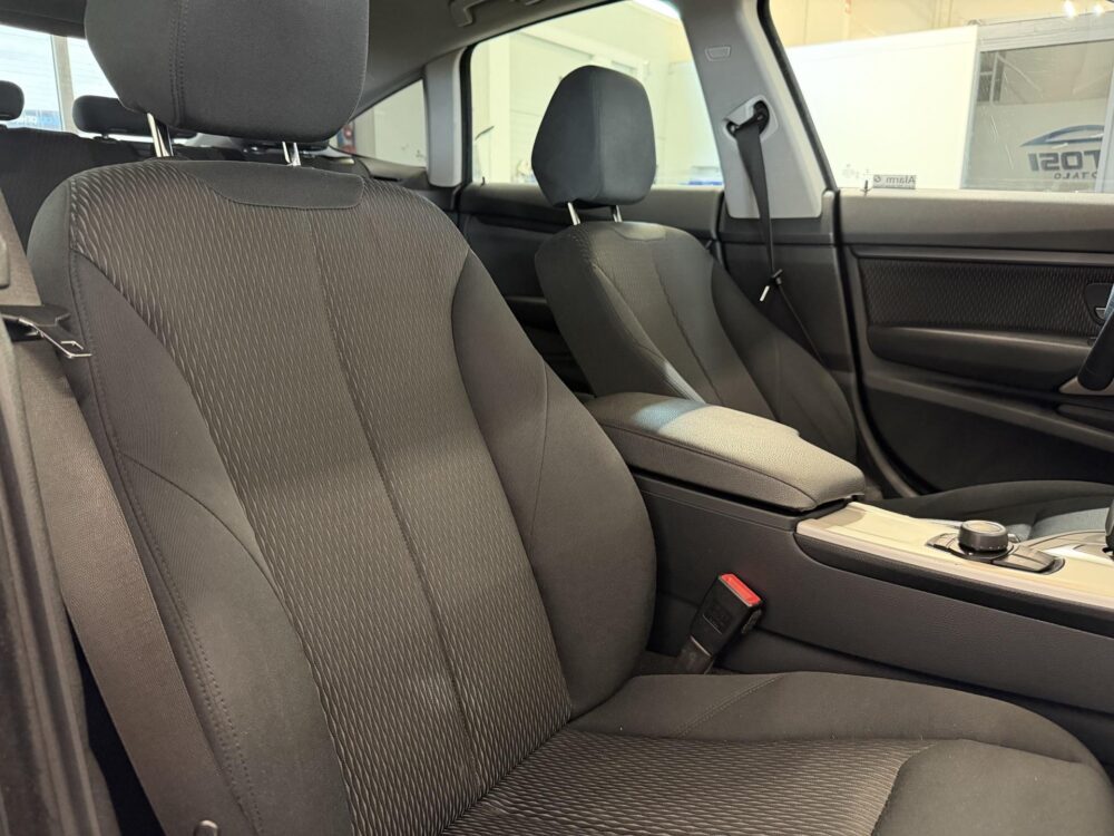 BMW 320 Gran Turismo 12