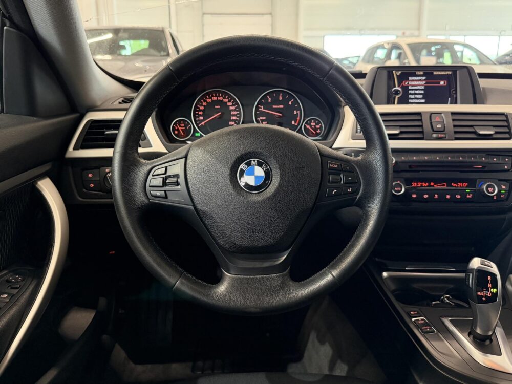 BMW 320 Gran Turismo 15