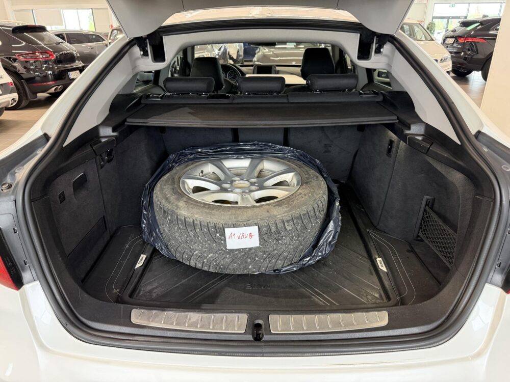 BMW 320 Gran Turismo 9