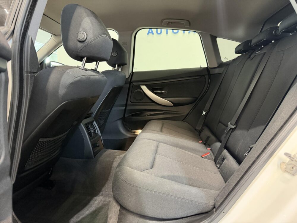 BMW 320 Gran Turismo 8