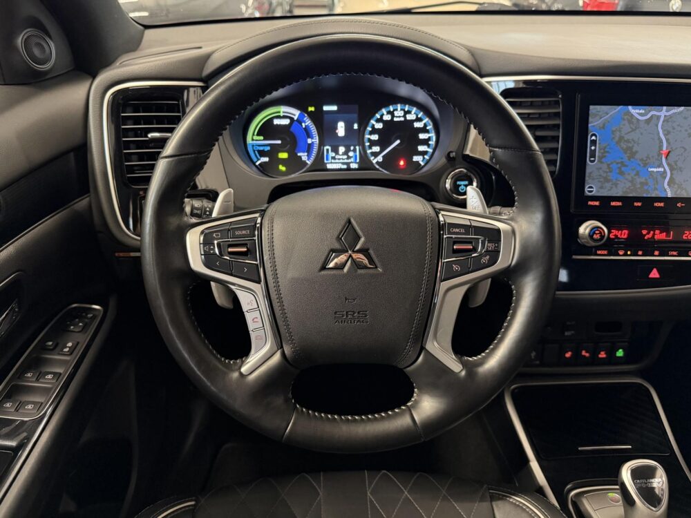 Mitsubishi Outlander PHEV 19