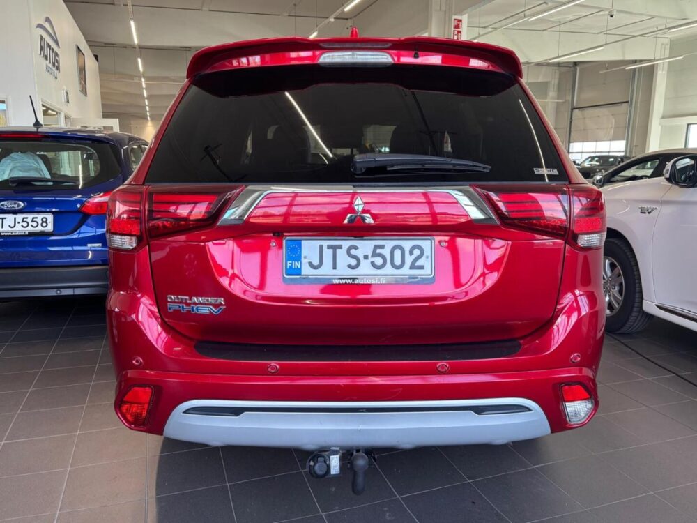 Mitsubishi Outlander PHEV 5
