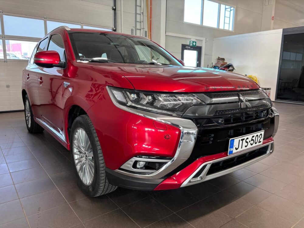 Mitsubishi Outlander PHEV 7