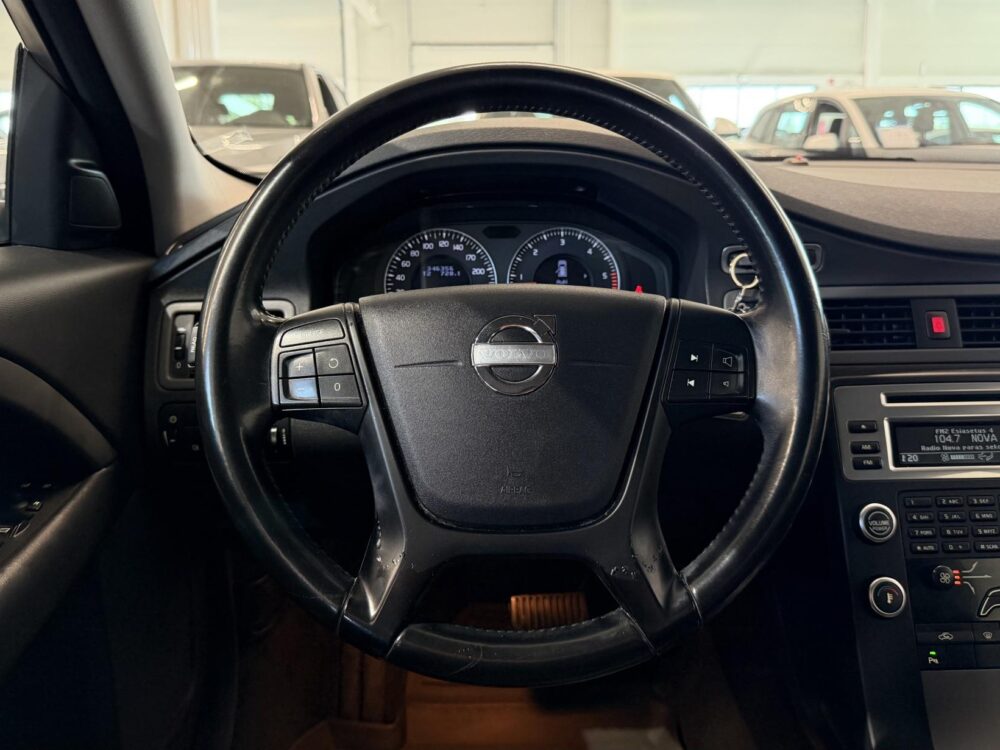 Volvo V70 13