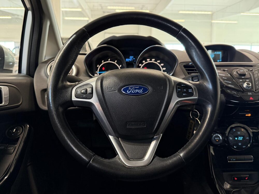 Ford Fiesta 12