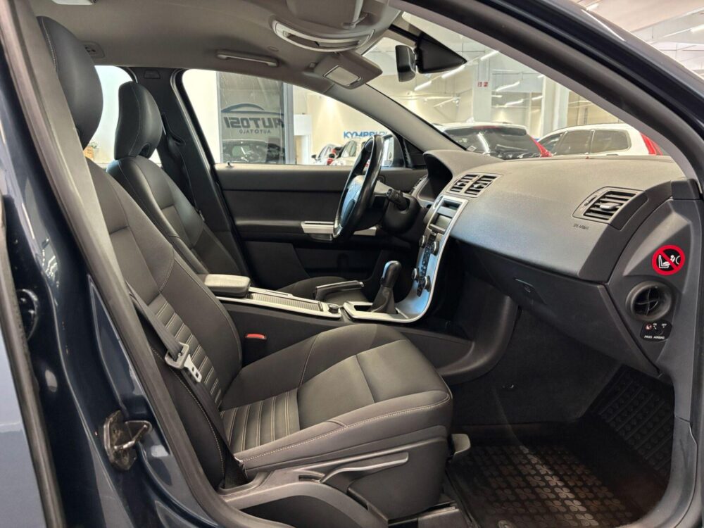 Volvo V50 11