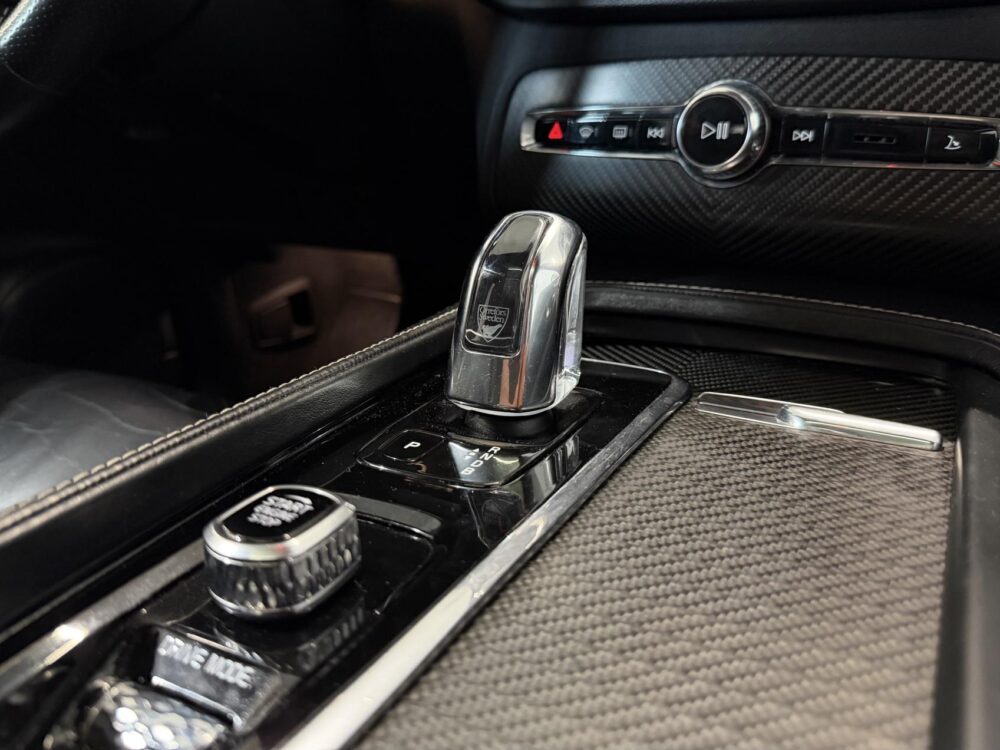Volvo XC90 24