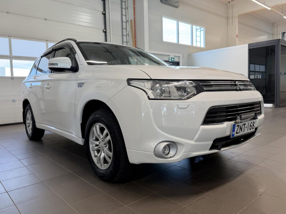 Mitsubishi Outlander PHEV 5