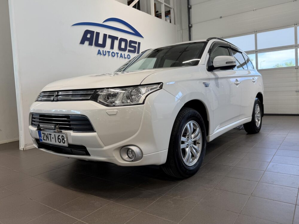 Mitsubishi Outlander PHEV 1