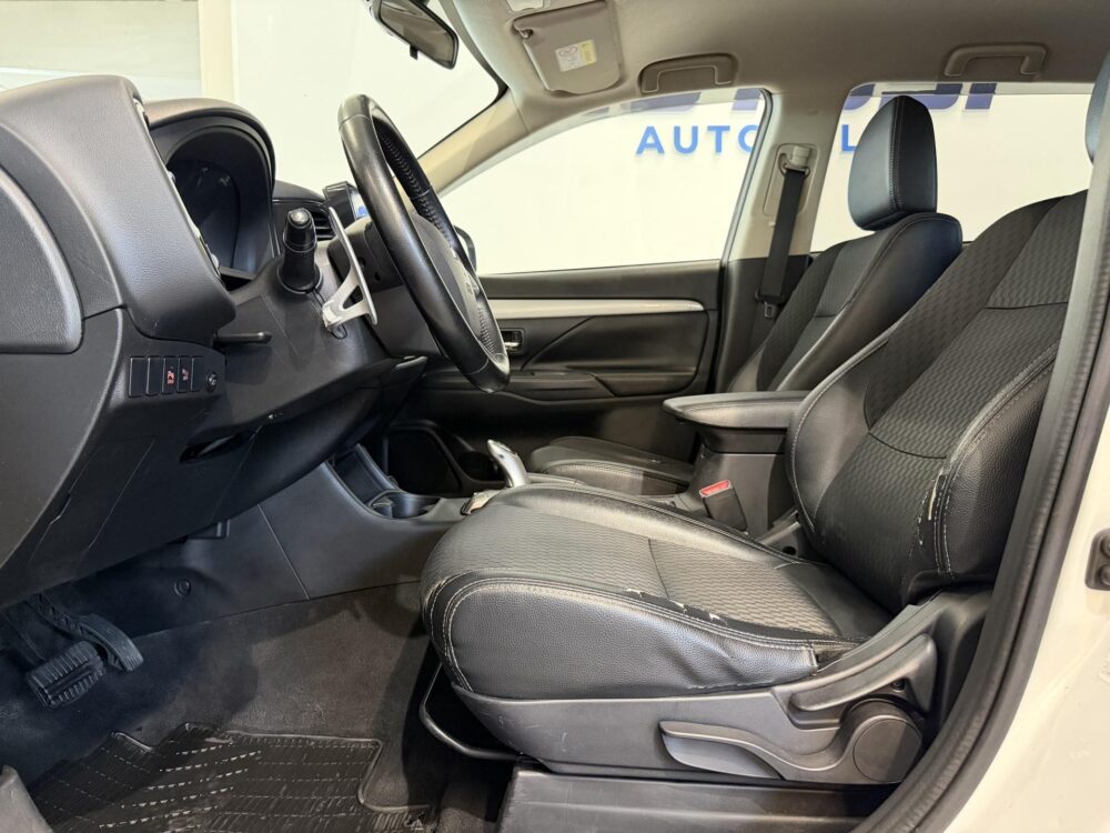 Mitsubishi Outlander PHEV 6