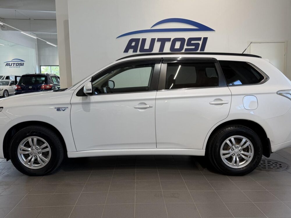 Mitsubishi Outlander PHEV 2