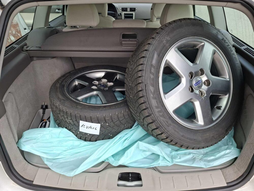 Volvo V50 9