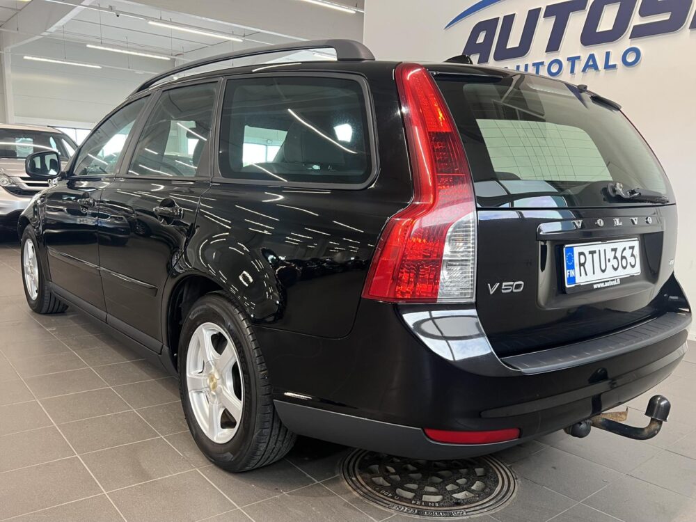 Volvo V50 3