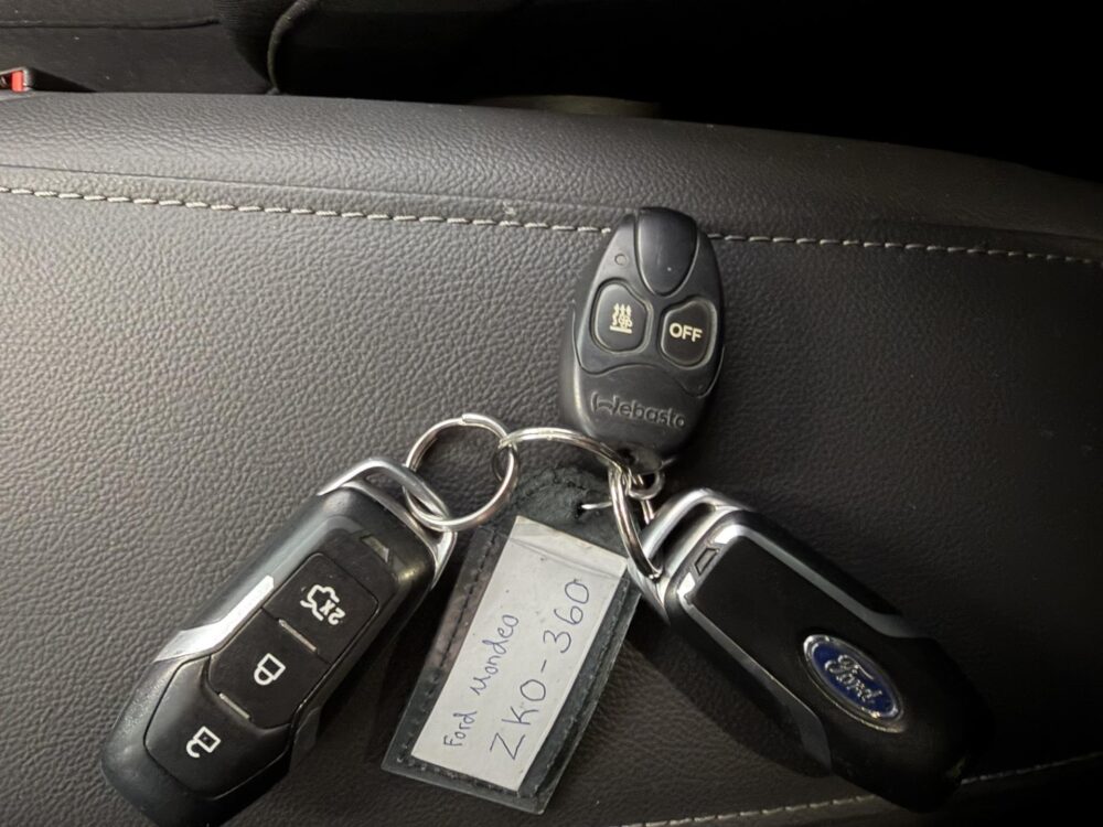 Ford Mondeo 23
