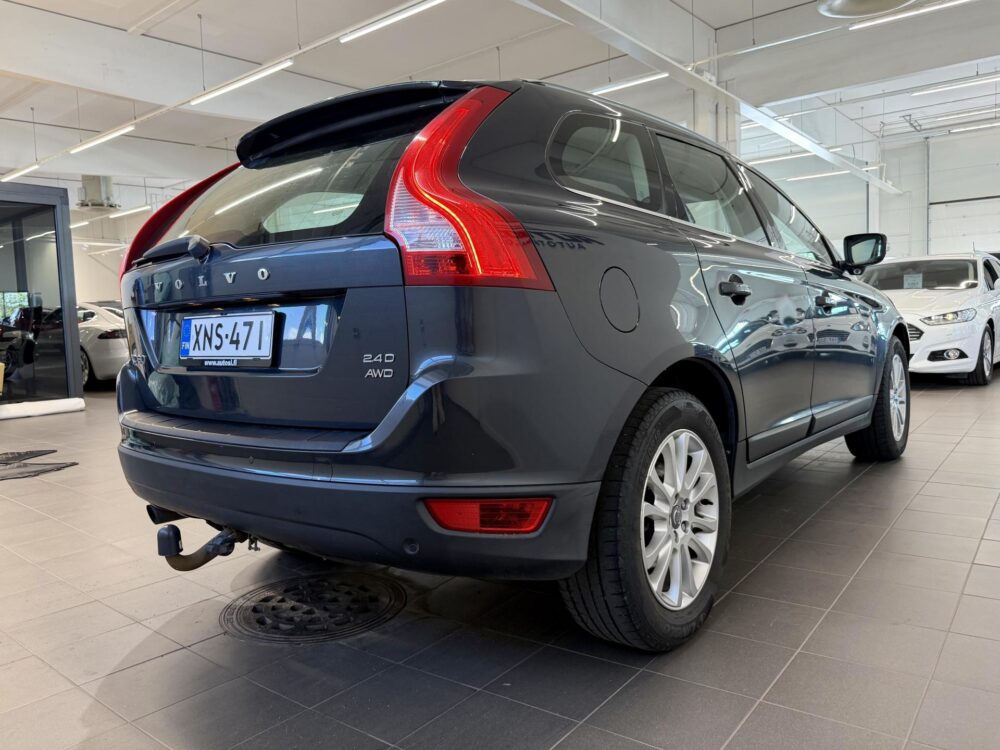 Volvo XC60 4