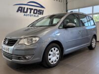 Volkswagen Touran 1