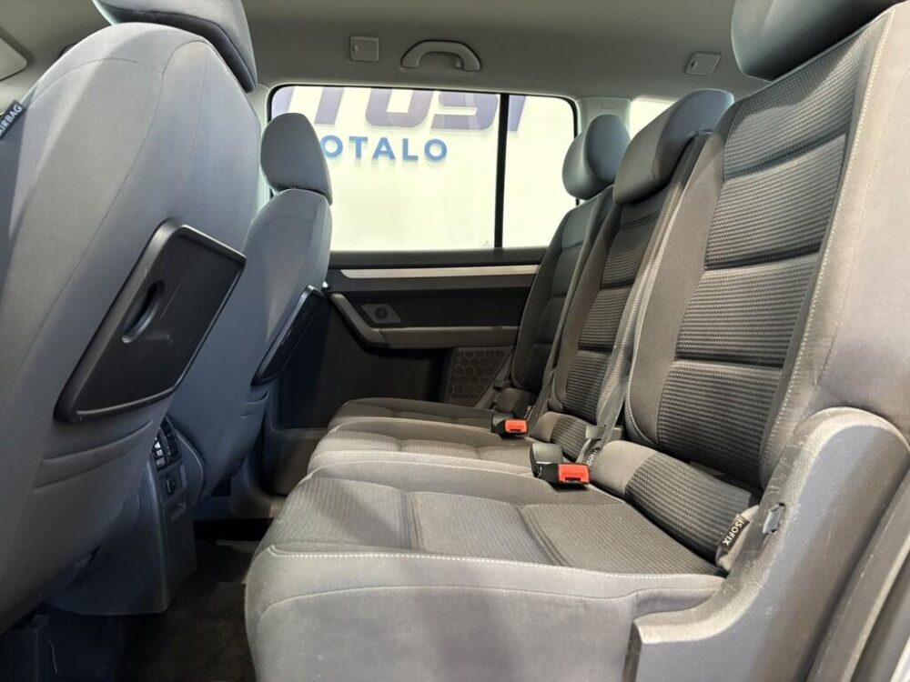 Volkswagen Touran 7