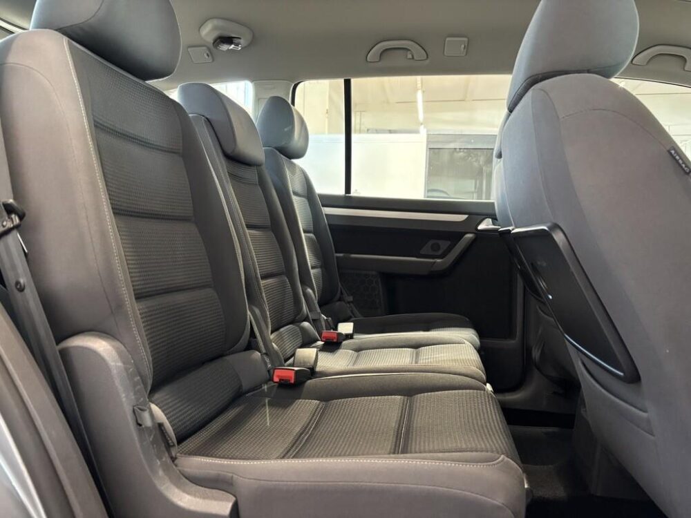 Volkswagen Touran 9